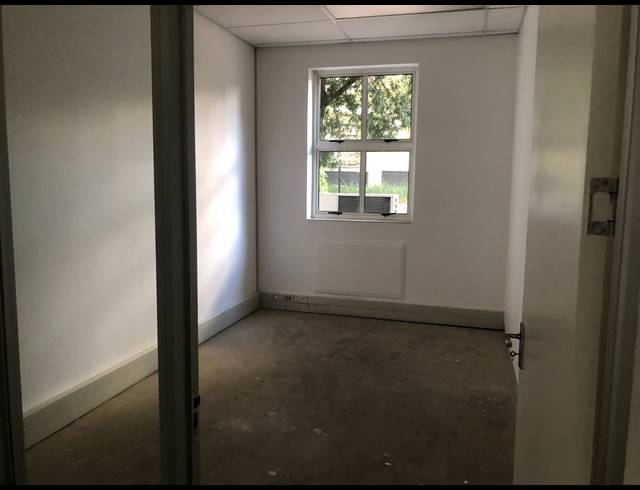 1,518M² OFFICE TO LET IN SANDTON CENTRAL